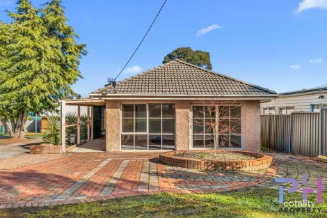 28 Brown St, California Gully, VIC 3556