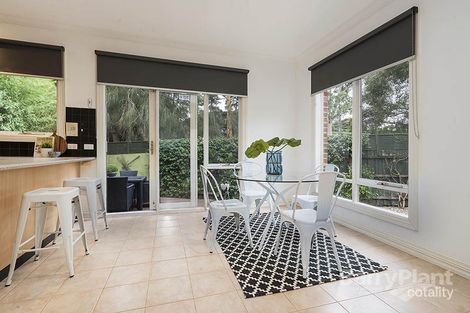 Property photo of 2/3 Grenfell Road Mount Waverley VIC 3149