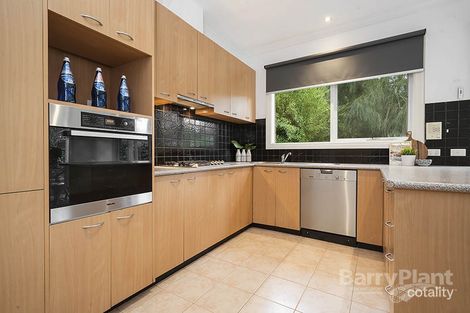 Property photo of 2/3 Grenfell Road Mount Waverley VIC 3149