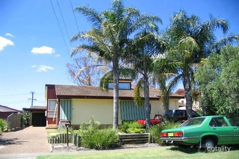 17 Holywell St, Maryland, NSW 2287