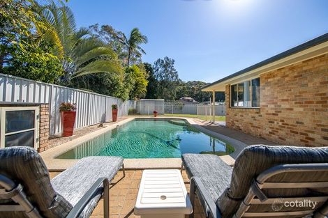 Property photo of 26 Silky Oak Drive Caves Beach NSW 2281