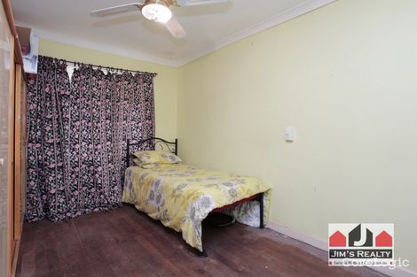 Property photo of 33 Hollybush Way Kelmscott WA 6111