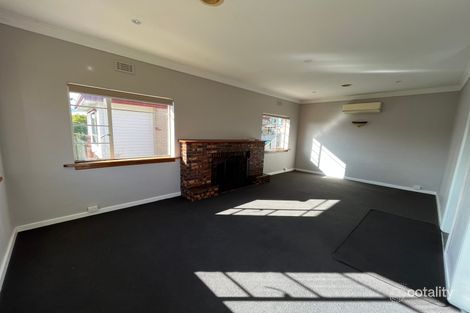 Property photo of 16 Murray Road Newborough VIC 3825