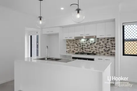 Property photo of 21 Camberwell Drive Kallangur QLD 4503