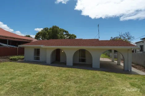 16 Pine Ave, Victor Harbor, SA 5211