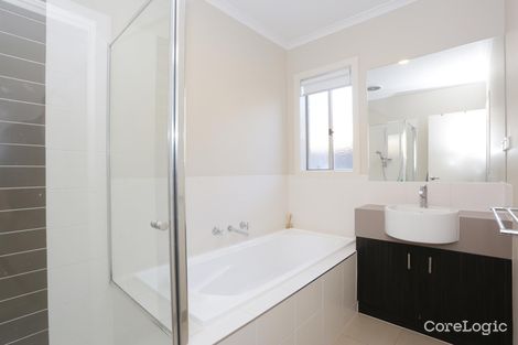 Property photo of 17 Crosskeys Road Craigieburn VIC 3064