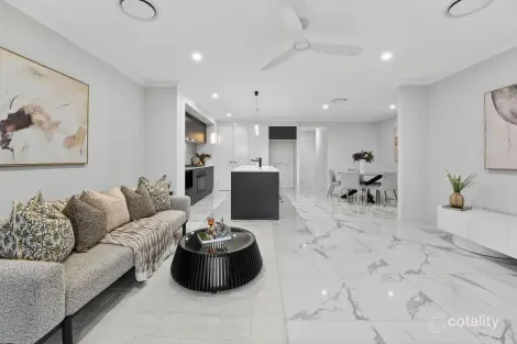 Property photo of 7 Alina Street White Rock QLD 4306