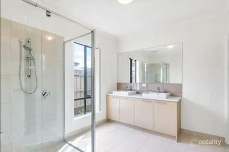 Property photo of 5 Powlett Drive Clyde VIC 3978