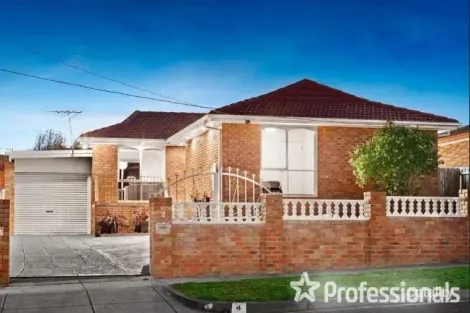 Property photo of 4 Bunney Road Oakleigh South VIC 3167