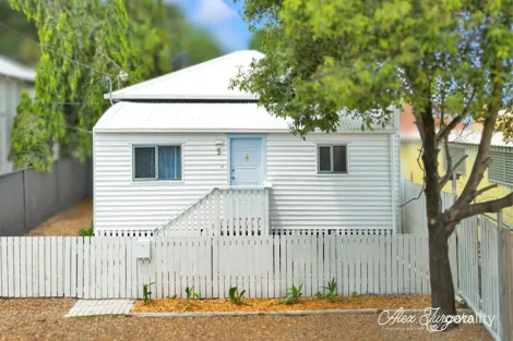 Property photo of 5 Maryvale Street West End QLD 4810