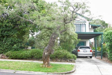 Property photo of 19 Eram Road Box Hill North VIC 3129