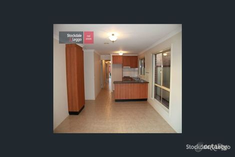 Property photo of 2/8 Macadamia Grove Werribee VIC 3030