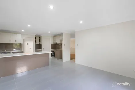 Property photo of 8 Atoli Rise Pacific Pines QLD 4211