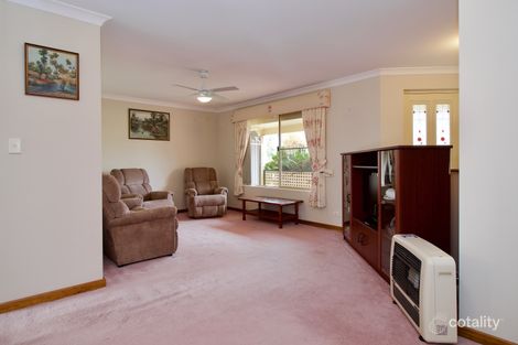 Property photo of 19 Summer Hill Place Warnbro WA 6169