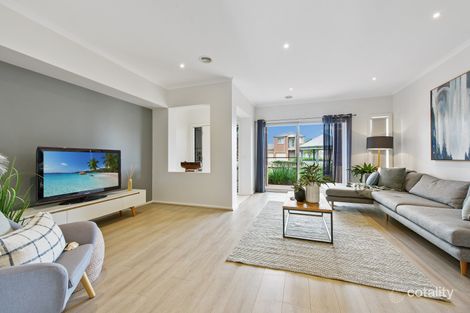 Property photo of 44 Amberlea Circuit Taylors Hill VIC 3037
