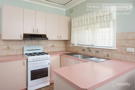 Property photo of 37 Beltana Avenue Mount Austin NSW 2650