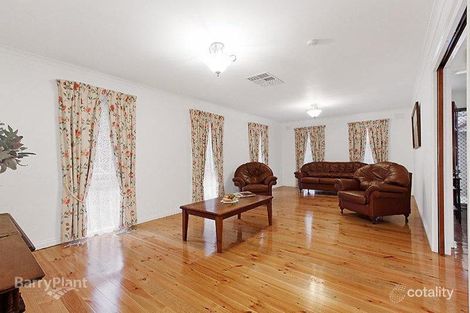 Property photo of 5 Earlston Square Berwick VIC 3806