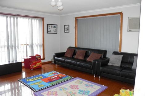 Property photo of 25 Wilpena Court St Albans VIC 3021