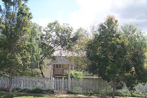 16 Deighton Rd, Dutton Park, QLD 4102