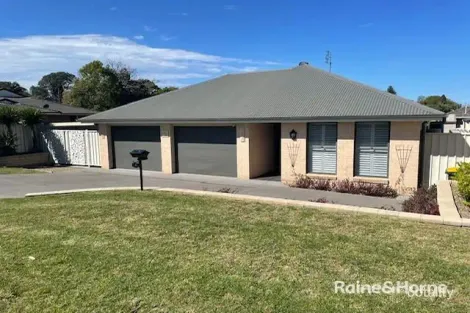 4 Lyndhurst Dr, Bomaderry, NSW 2541