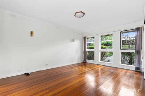 Property photo of 4 Crestmont Drive Glen Waverley VIC 3150