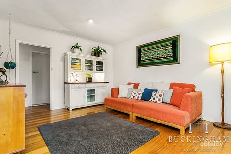 Property photo of 16 Shannon Crescent Watsonia VIC 3087