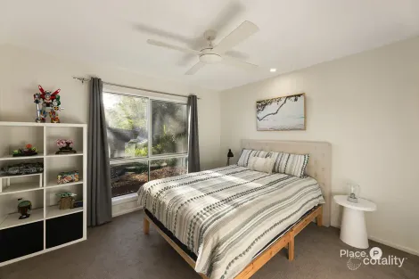 Property photo of 18 Cluden Street Holland Park West QLD 4121