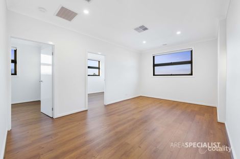 Property photo of 2/70 Feathertop Drive Wyndham Vale VIC 3024