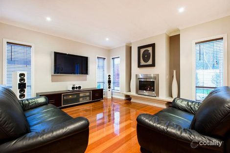 Property photo of 23 Jolimont Place Dingley Village VIC 3172