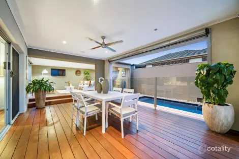 Property photo of 13 Pembury Way Hillside VIC 3037