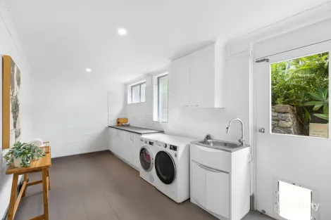 Property photo of 15 Kimba Street Chapel Hill QLD 4069