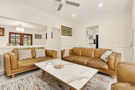 Property photo of 18 Robinson Street Riverstone NSW 2765