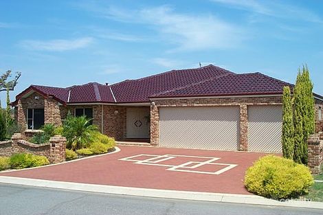 3 Olsen Ct, Woodvale, WA 6026