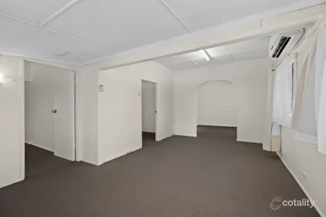 Property photo of 14 Greenway Street Churchill QLD 4305