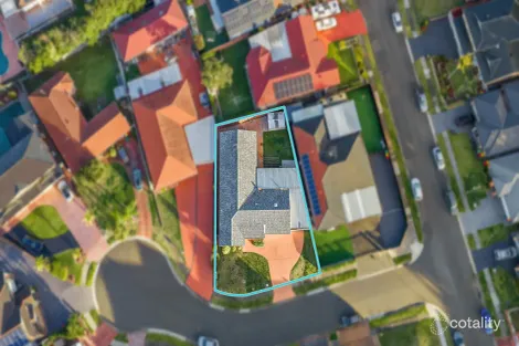 Property photo of 10 Morgan Close Prairiewood NSW 2176
