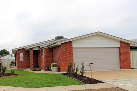 Property photo of 12 Gallop Avenue Turvey Park NSW 2650