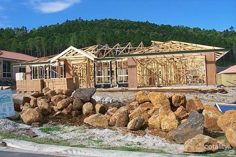 5 Moorea Ct, Pacific Pines, QLD 4211