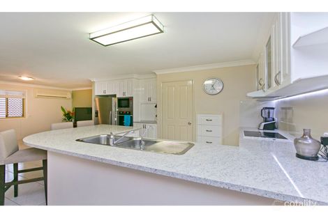 Property photo of 8 Swordfish Court Birkdale QLD 4159