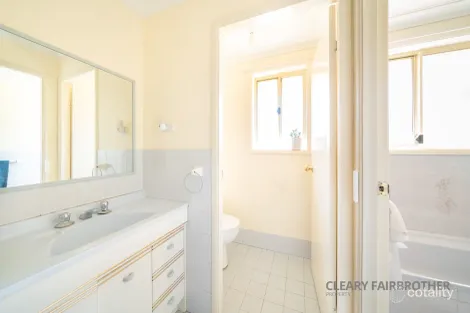 Property photo of 20 Parraweena Place Eglinton NSW 2795