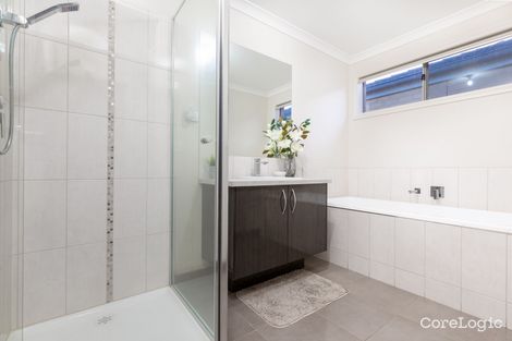 Property photo of 17 Scullin Street Cranbourne East VIC 3977
