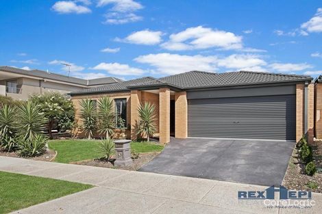 Property photo of 30 Abrus Circuit Cranbourne North VIC 3977