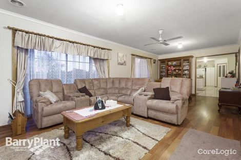 Property photo of 9 Loganberry Close Cranbourne North VIC 3977