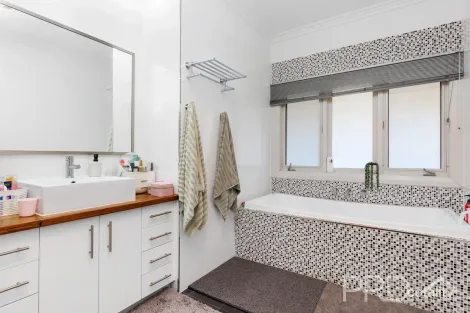 Property photo of 9 Herbert Street Tumut NSW 2720