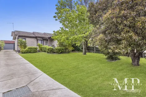 17 JETTY RD, ROSEBUD, VIC 3939