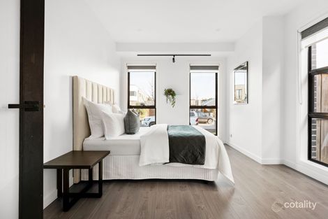 Property photo of 40 Edara Circuit Greenvale VIC 3059