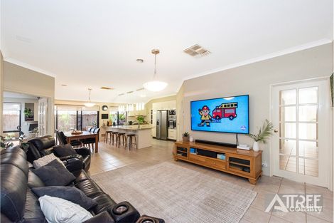 Property photo of 30 Illawarra Crescent Canning Vale WA 6155