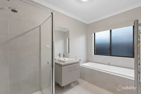 Property photo of 18 Eaton Road Mount Duneed VIC 3217