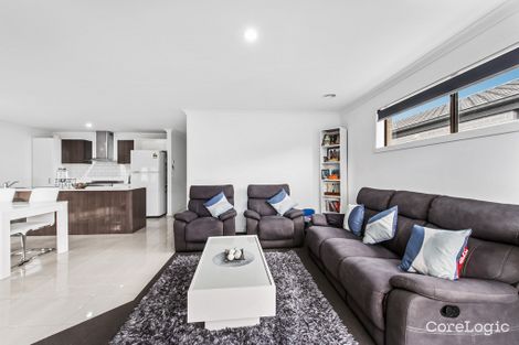 Property photo of 79 Caversham Drive Pakenham VIC 3810