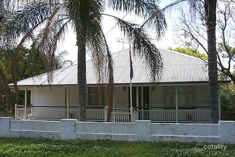 105 Norman Cres, Norman Park, QLD 4170