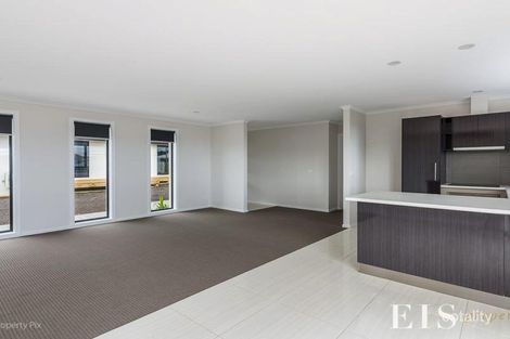 Property photo of 2/6 Loch Way Oakdowns TAS 7019